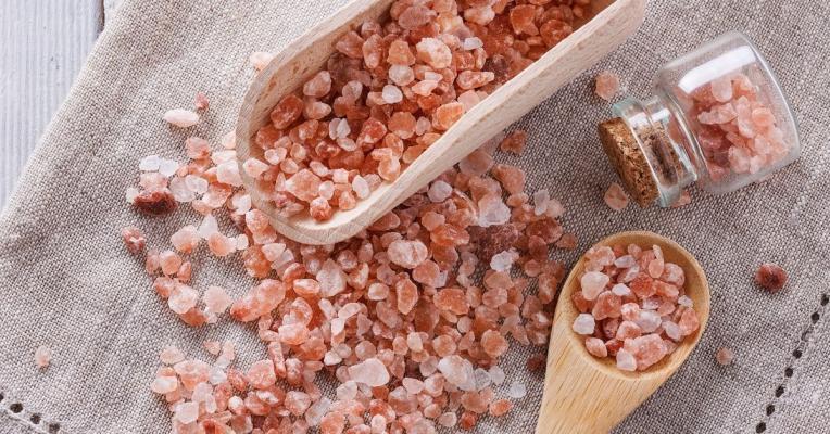 Морская соль в бане: польза для здоровья и красоты